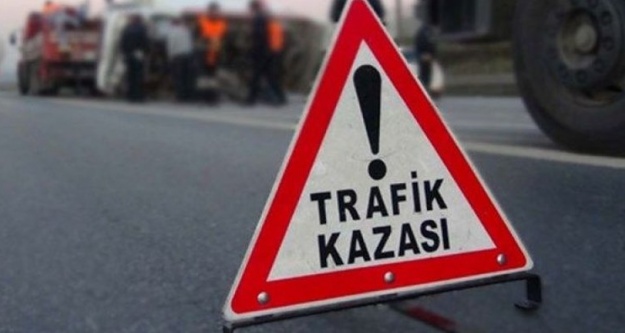 Trafik kazası 1'i ağır 2 yaralı