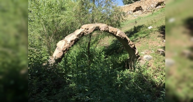 Himmetli Köyü Tarihi Su Kemeri Korunmalı!