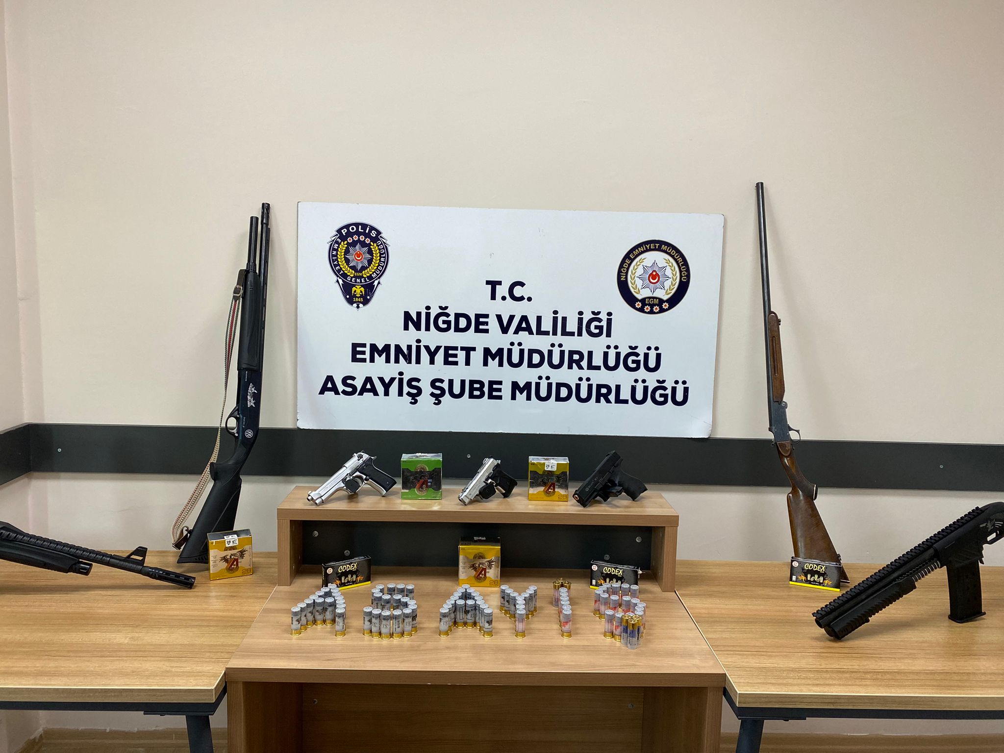 Sosyal medyadan silah ve kesici alet satan 1 kişi yakalandı