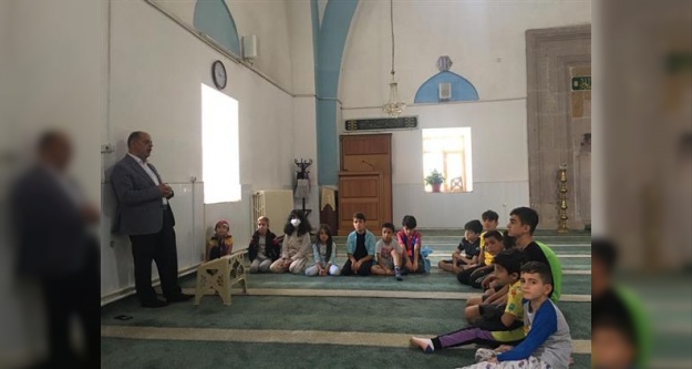 Yaz Kur'an kursları başlamasıyla camilerden çocuk sesleri yükselmeye başladı