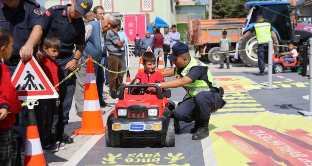 Jandarma'dan trafik eğitimi