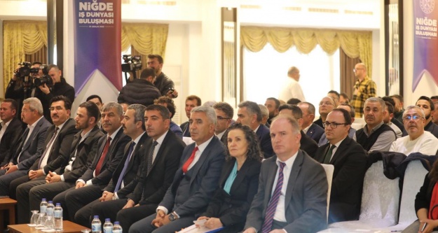 Maliye Bakan Yardımcısı Niğdeli iş insanlarıyla buluştu