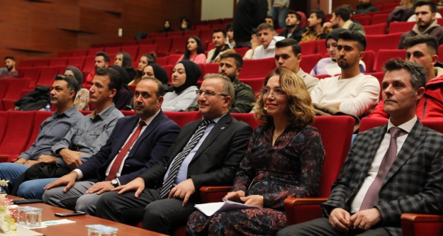 Üniversitede Türkülerin Dilinden İklim Konseri Gerçekleştirildi