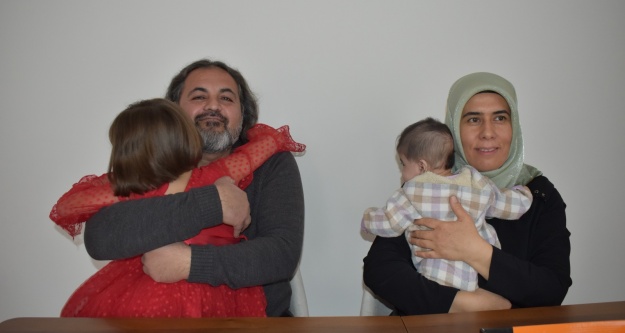 13 yıldır evlat özlemi çeken Çift Hem Evlat Sahibi, Hem Koruyucu Aile Oldu