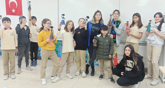 Atık Malzemeler Süs Eşyasına dönüştürülüyor