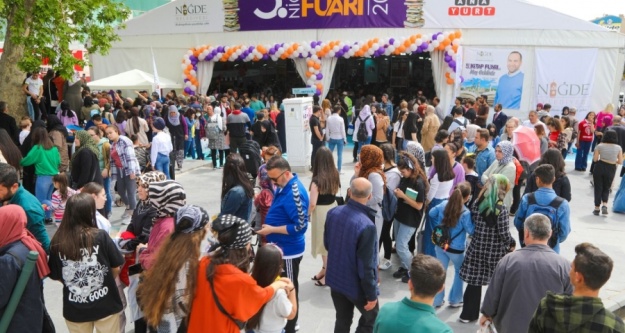 Kültür Ve Sanatın Kalbi Niğde'de Atmaya Devam Ediyor