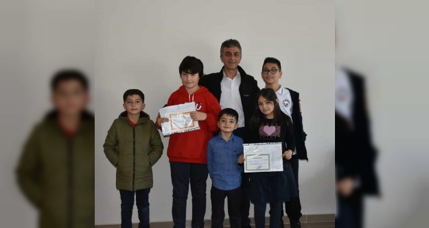 Şehit çocuklarının karne heyecanı