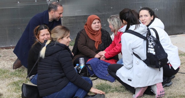 Başkan Özdemir Depremzedeleri Yalnız Bırakmıyor
