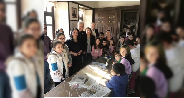 Ebru, En Rağbet Gören Kâğıt Süsleme Sanatıdır