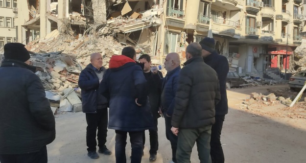 KOLAYLI:  DEPREMDE 15 GAZETECİ YAŞAMINI YİTİRDİ