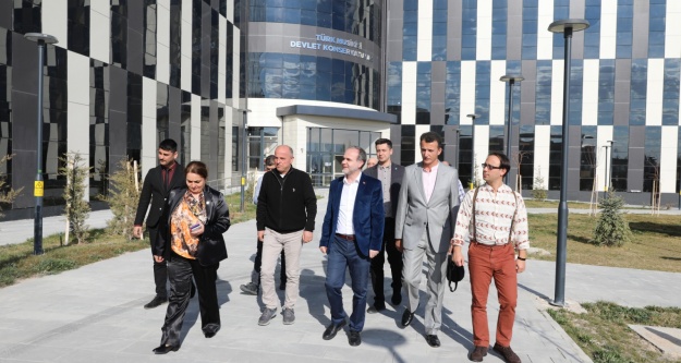 Rektör Üniversitenin Yeni Konservatuvar Binasında İncelemelerde Bulundu