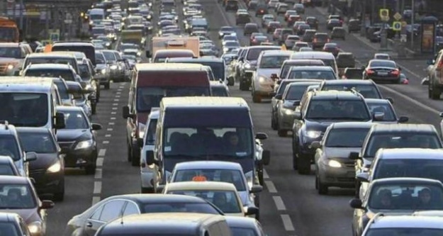 Motorlu kara taşıtları 2021'de 329 milyar kilometre yol katetti
