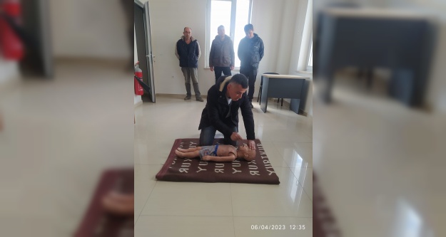 Trafik polislerine ilk yardım eğitimi verildi