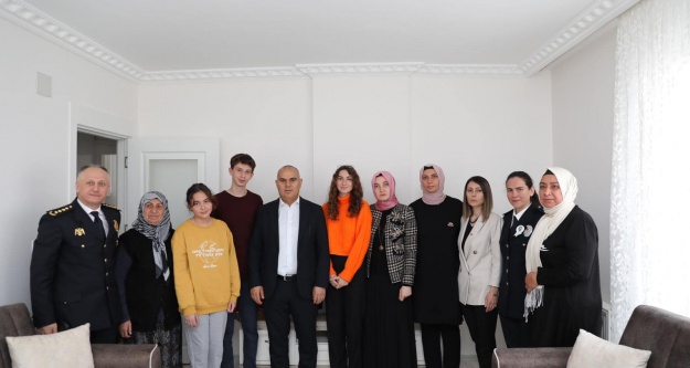 Vali Koç'tan deprem şehidi polisimizin ailesine ziyaret