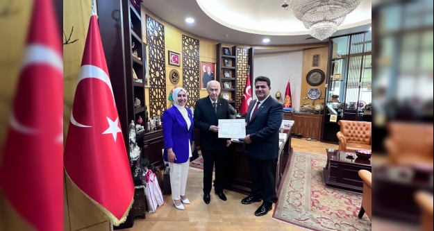 Milletvekili İnce Milletvekilliği kaydını yaptırdı