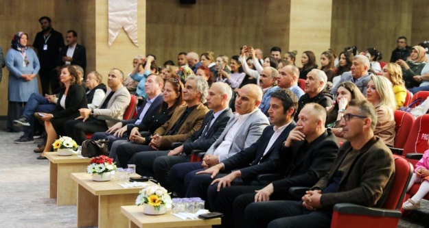 Niğde Belediyesi Halk Korosundan Müthiş Konser