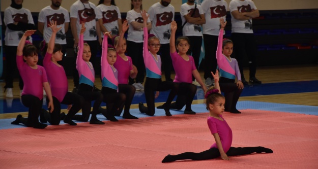 Niğde'de 19 Mayıs coşkuyla kutlandı