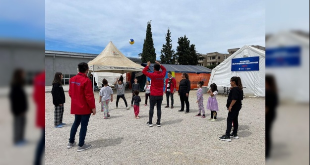 Niğdeli gönüllü gençler Hatay ilinde