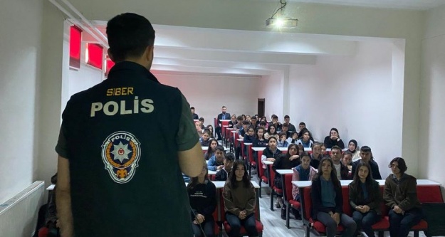 Öğrencilere Siber Güvenlik Eğitimi