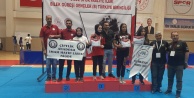 Zeynep,  bilek güreşinde Türkiye ikincisi oldu