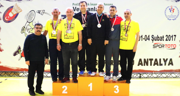 Üniversitede 'Türkiye Badminton Şampiyonası” Sevinci