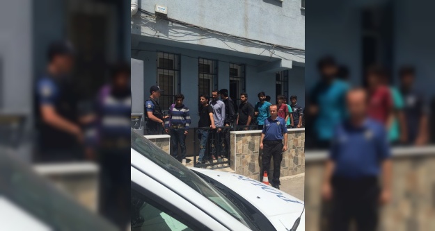 Ulukışla ilçesinde 28 kaçak göçmen yakalandı