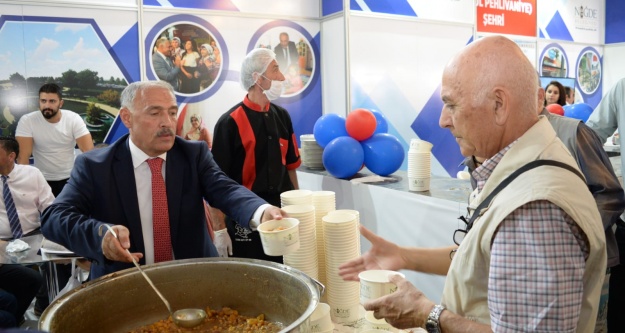 5.Niğde Günleri'nde Aşure İkramı