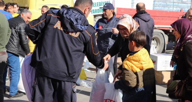 Niğde Depremzedeler İçin Tek Yürek Oldu