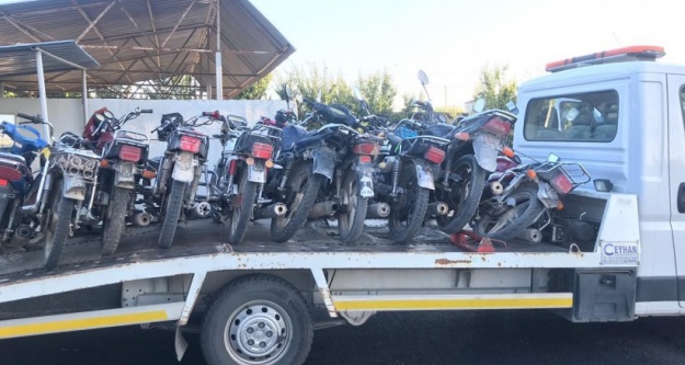 Bor'da 7 tescilsiz motosiklet trafikten men edildi