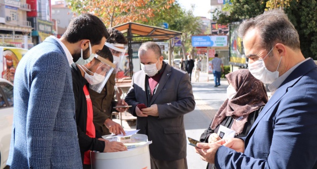 Ak Gençler Vatandaşlara Yardımcı Olmak İçin Sahalara İndi