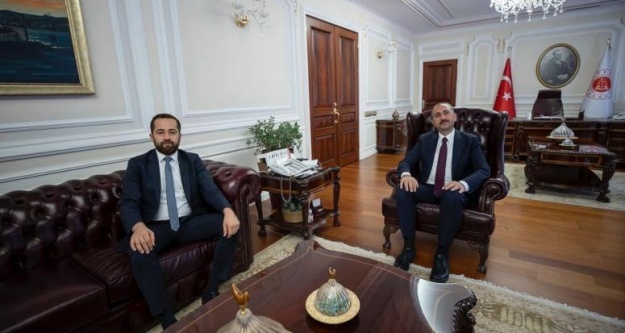 Baro Başkanı Öztürk, Adalet Bakanı Gül'ü ziyaret etti