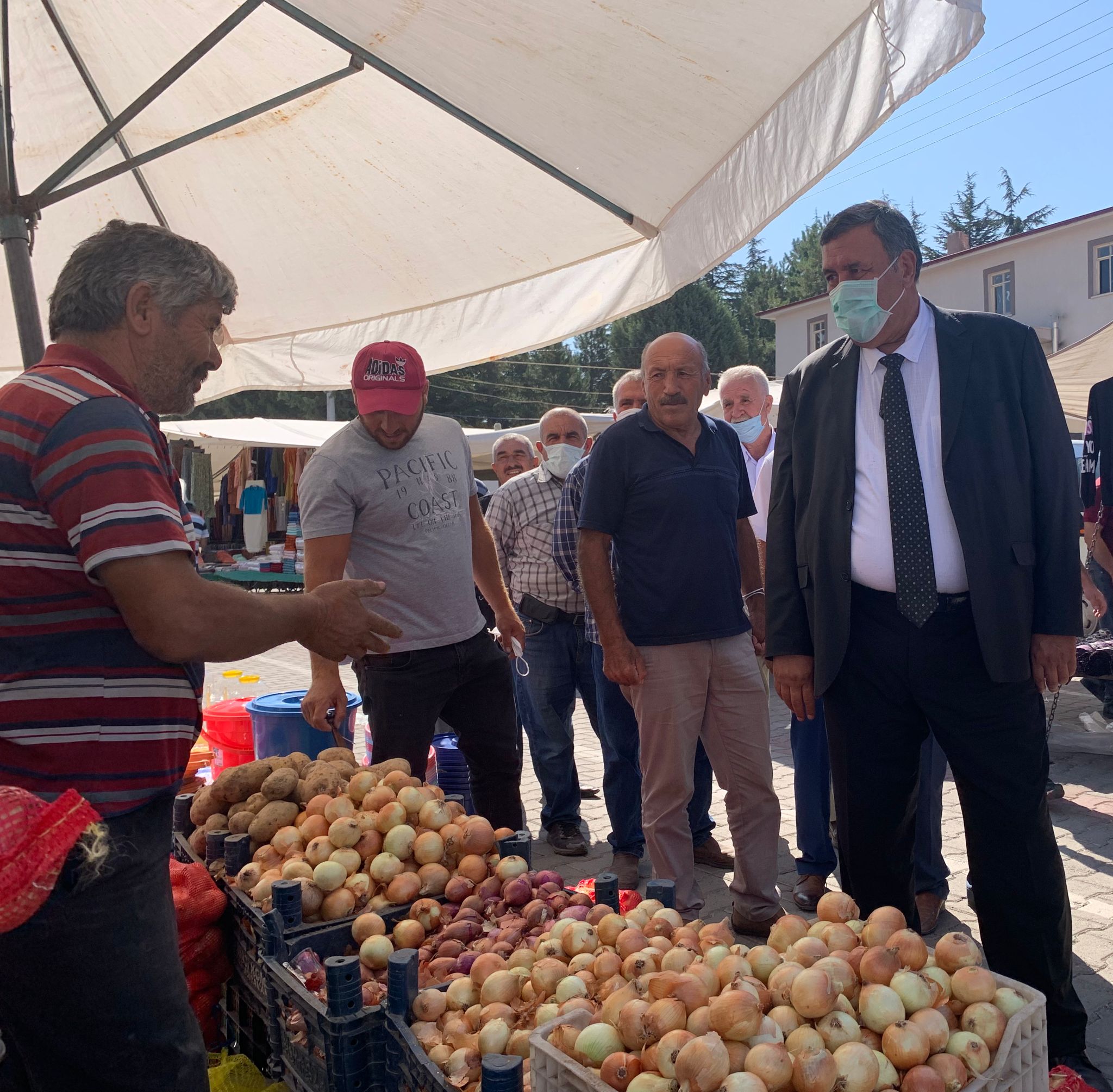 Pazarcı esnafı,  'Alışveriş oranı yüzde 70 azaldı”  