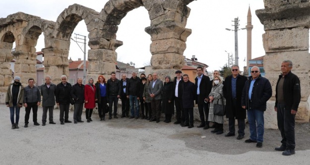 Ekrem İmamoğlu'ndan Niğde'deki çocuklara hediye