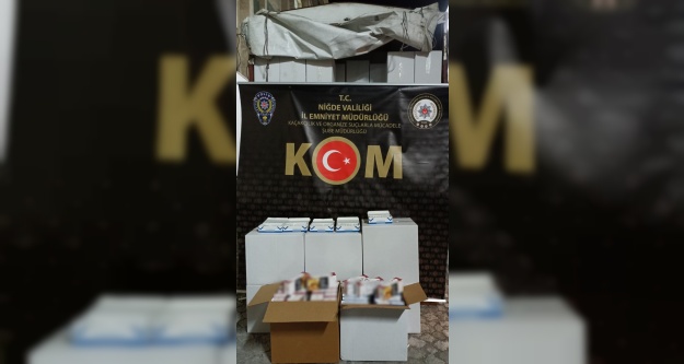 Kamyon kasasından 2 milyon 500 bin kaçak makaron ele geçirildi