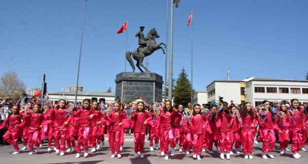 Niğde'de 23 Nisan Coşkusu