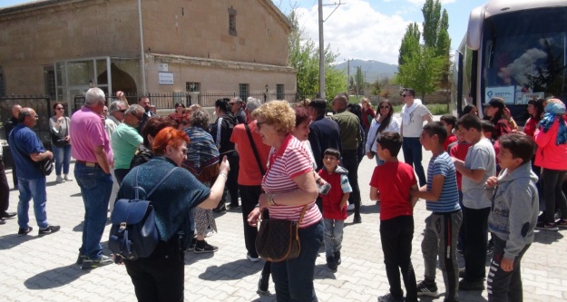 Rumların torunları, dedelerinin yaşadığı yerleri gezdi