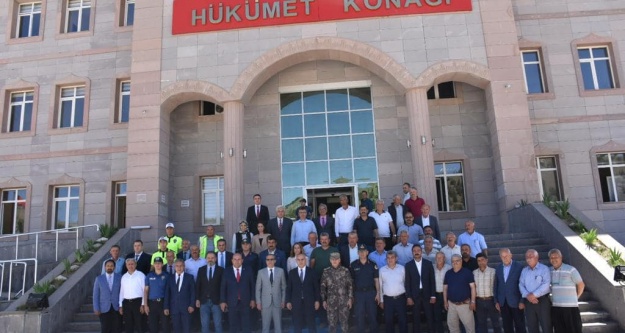 Vali Koç Ulukışla'yı ziyaret etti