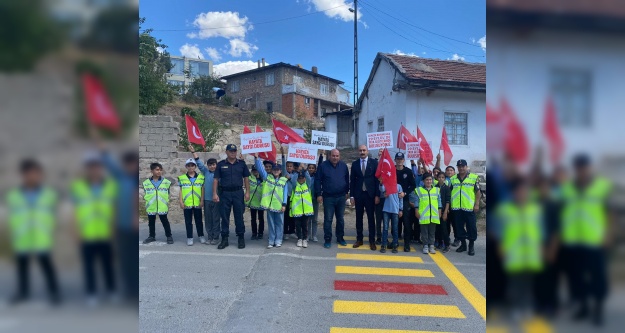 Ulukışla'da Yaya geçitleri kırmızıya boyandı.