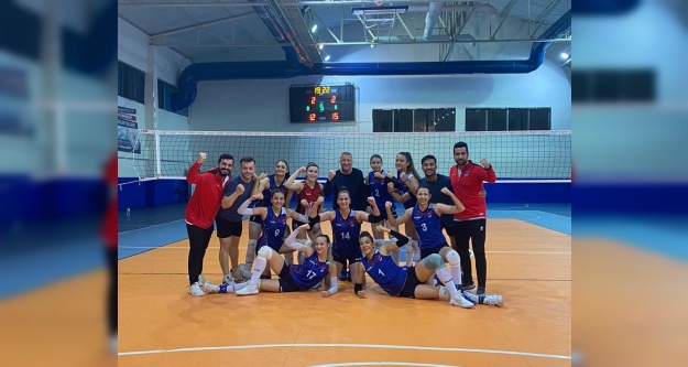 Bayan voleybol takımı deplasman galibiyetle döndü