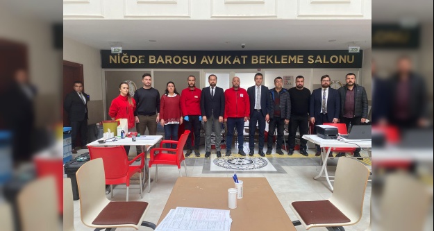 Niğde Barosu'ndan Kızılay'a destek 