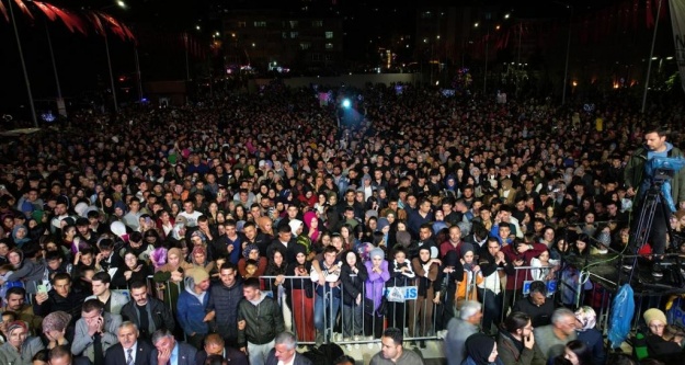 Be­le­di­ye'den Genç­li­ğe ‘Ahmet Şafak' Kon­se­ri
