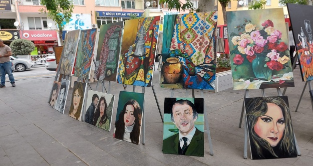 Güzel Sanatlar Lisesi 'Yılsonu Karma Resim Sergisi açıldı