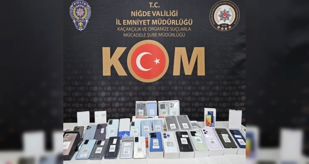Emniyetten kaçak telefon operasyonu, 4 gözaltı