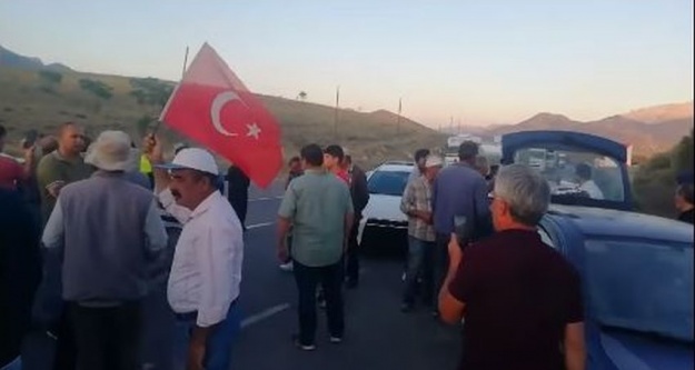 Kiraz Üreticileri Eylem Yaptı