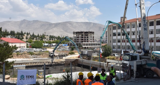 Niğde'nin ilk ve tek AVM'sinin temeli atıldı