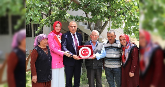 Vali Koç ve Eşinden Şehit Ailelerine Bayram Ziyareti