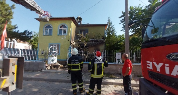 Villada çıkan yangın korkuttu!