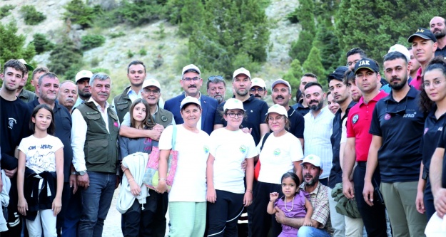 Her yerinden Çamardı'ya akın ettiler