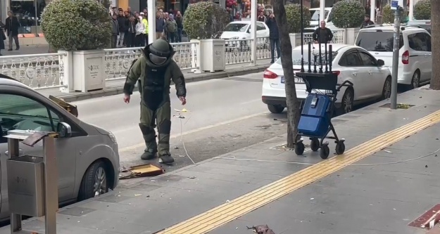 Niğde'de Şüpheli Çanta Fünye İle Patlatıldı