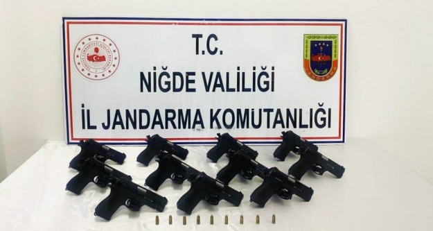 Sazlıca kasabasında 11 adet ruhsatsız tabanca ele geçirildi